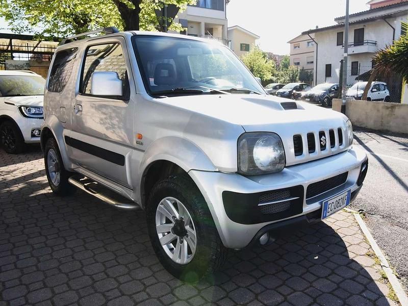 Usata Suzuki Jimny 86 CV (63 kW) 2010 Argento SUV