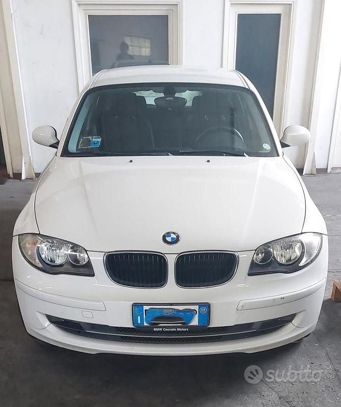 Usata BMW 120 163 CV (119 kW) 2009 Bianco Utilitaria