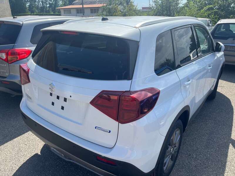 Usata Suzuki Vitara Cool 129 CV (94 kW) 2024 Santorini SUV