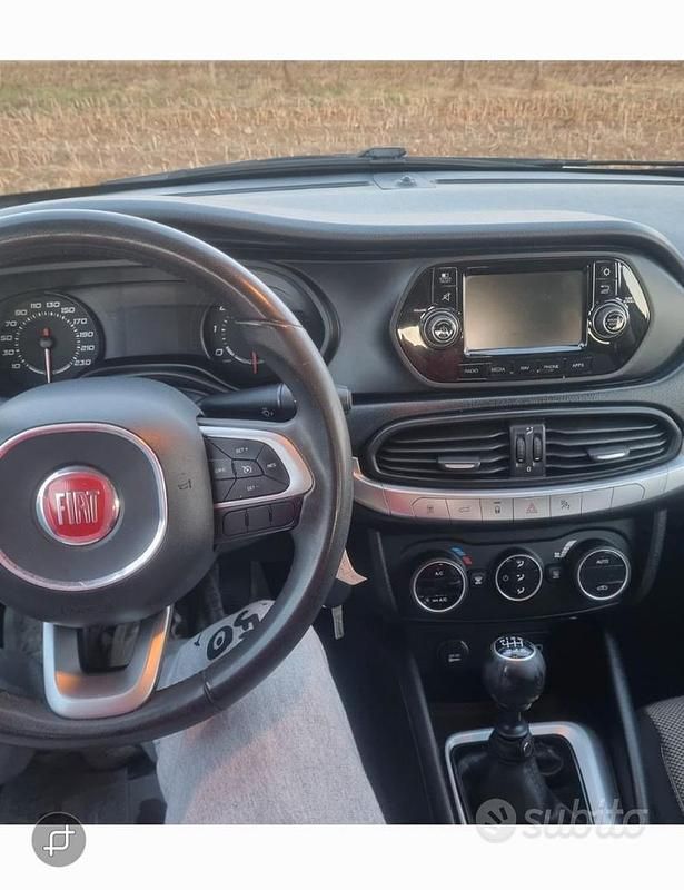 Usata Fiat Tipo 120 CV (88 kW) 2016 Bianco Berlina