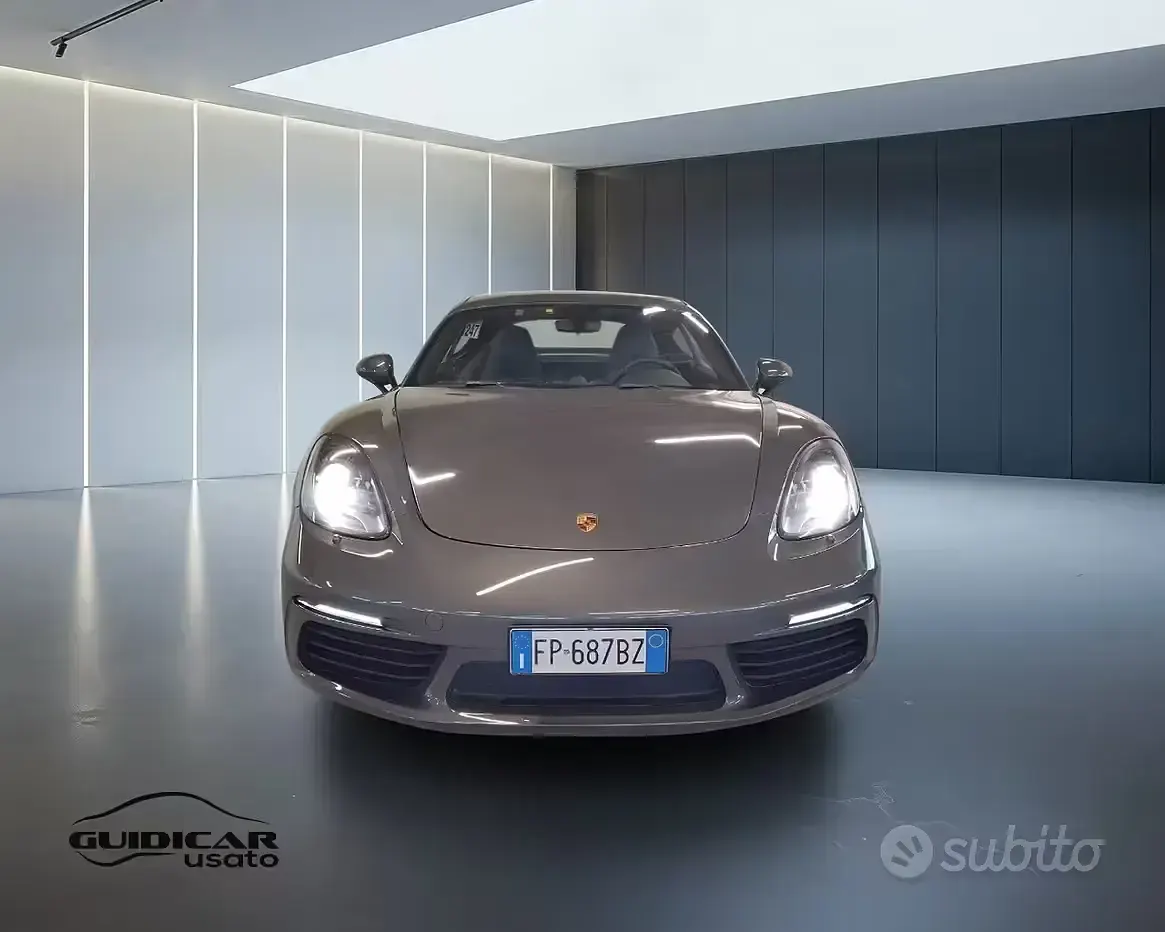Usata Porsche 718 Cayman 300 CV (220 kW) 2018 Grigio Coupé