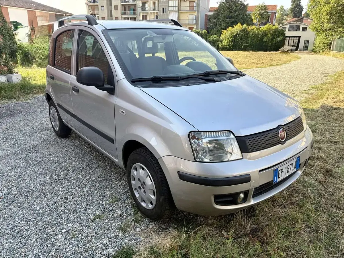 Usata Fiat Panda Emotion 75 CV (55 kW) 2012 Argento Utilitaria
