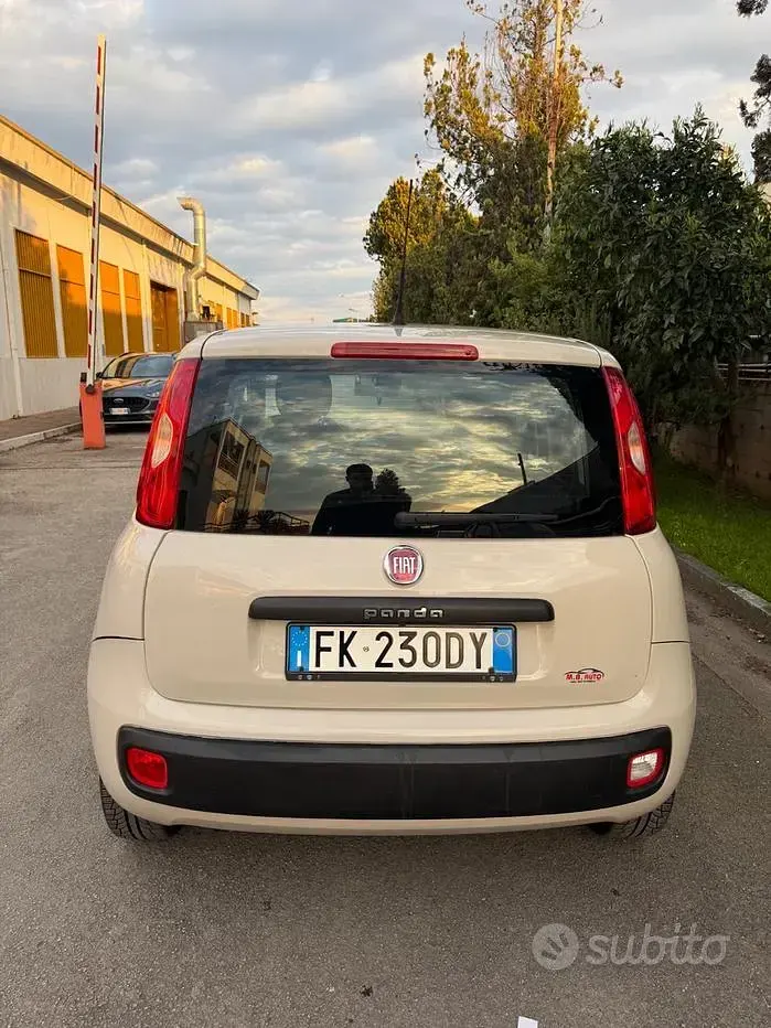 Usata Fiat Panda Lounge 69 CV (50 kW) 2017 Beige Utilitaria