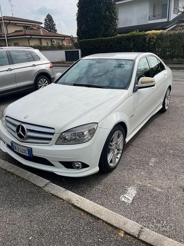 Usata Mercedes C220 Avantgarde 170 CV (125 kW) 2007 Bianco Berlina