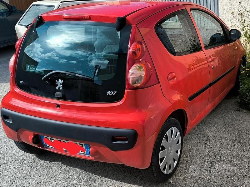 Usata Peugeot 107 2007 Rosso Utilitaria