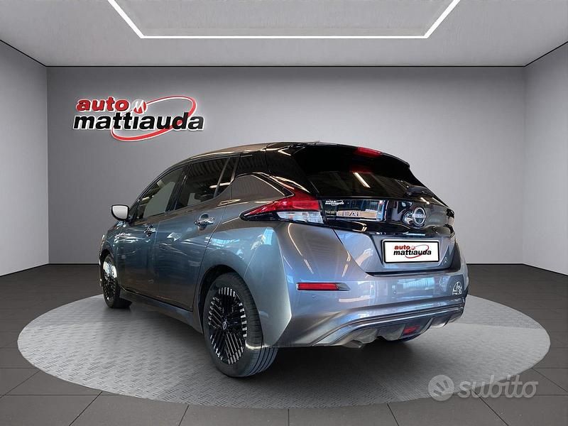 Usata Nissan Leaf N-Connecta 110 kW (150 CV) 2024 Grigio Utilitaria