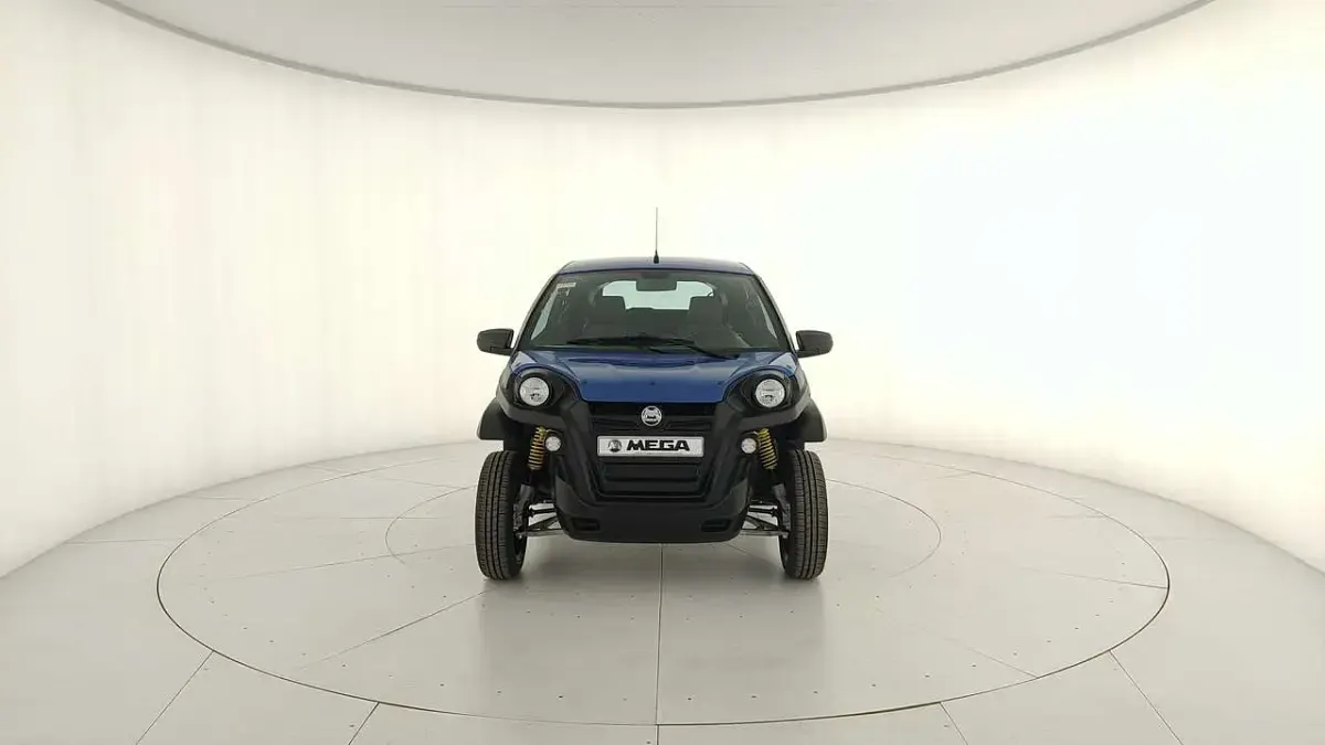 Nuova Aixam Scouty R Evo 2026 Blu zaffiro