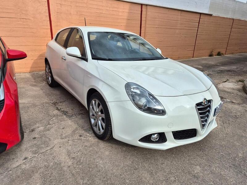 Usato 2015 Alfa Romeo Giulietta 1.6 Diesel 105 CV (10.990 €)