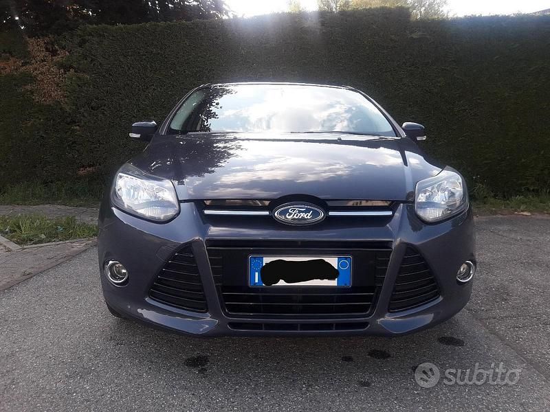 Usata Ford Focus Titanium 115 CV (84 kW) 2011 Grigio Berlina