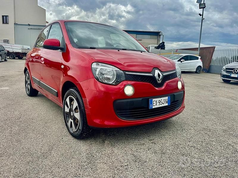 Usata Renault Twingo SE 71 CV (52 kW) 2014 Rosso Utilitaria