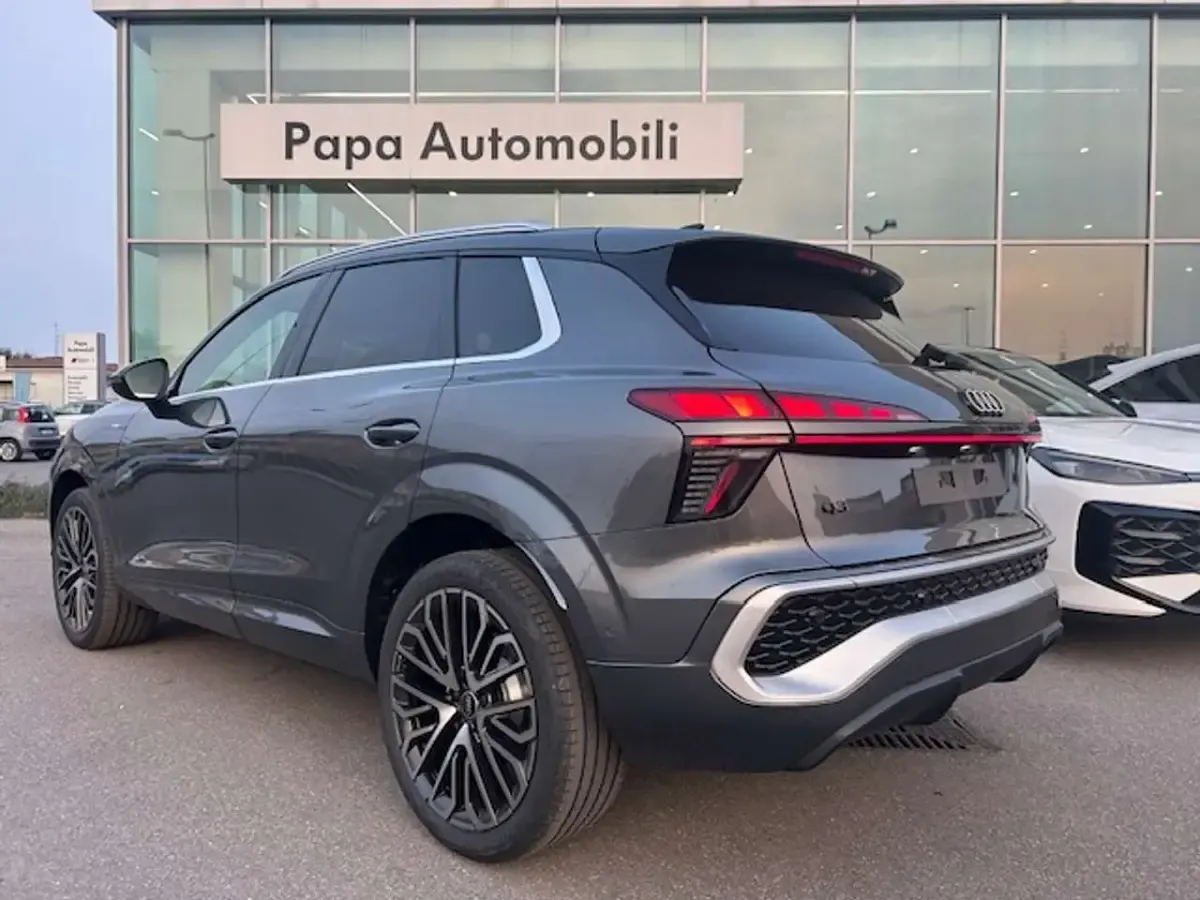 Nuova Audi Q3 S-Line 150 CV (110 kW) 2026 Grigio daytona SUV