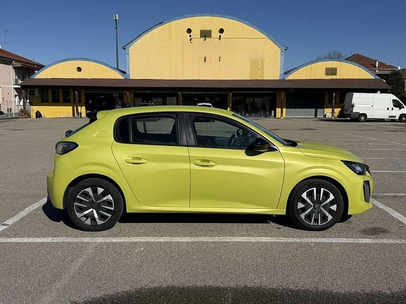 Usata Peugeot 208 Active 101 CV (74 kW) 2024 Giallo Utilitaria