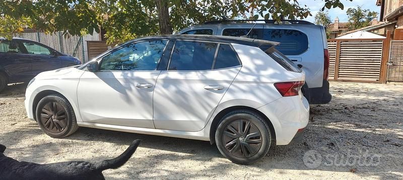 Bianco Usata 2022 Skoda Fabia Tre volumi | 14.000 € (Buon prezzo) - Immagine 1/4