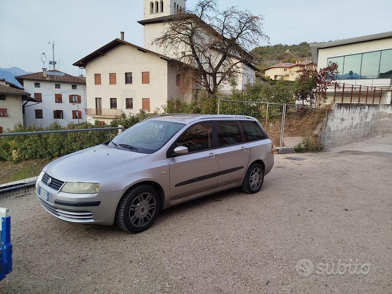 Grigio Usata 2003 Fiat Stilo Dynamic Station wagon | 350 € (Super prezzo) - Immagine 1/3