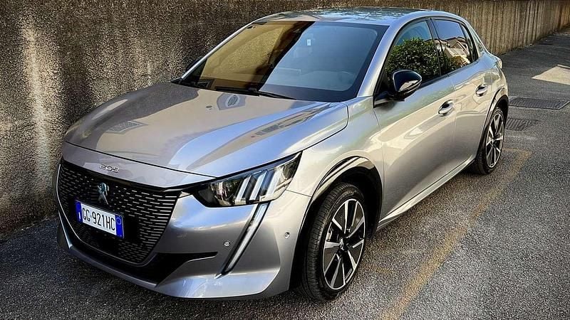 Usata Peugeot 208 GT 100 kW (136 CV) 2021 Argento Utilitaria