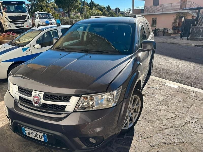 Usata Fiat Freemont 170 CV (125 kW) 2015 Grigio SUV