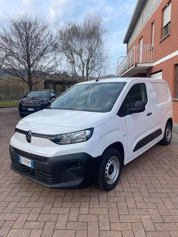 Usata Citroën Berlingo 102 CV (75 kW) 2024 Kaolin white Monovolume