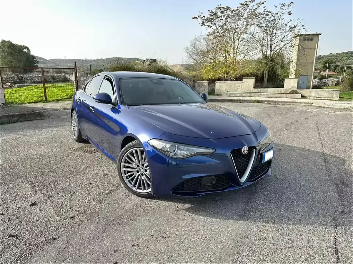 Usata Alfa Romeo Giulia 200 CV (147 kW) 2017 Blu Berlina