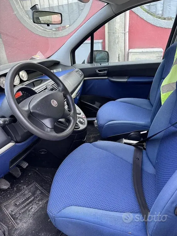 Usata Fiat Ulysse 120 CV (88 kW) 2008 Grigio Monovolume