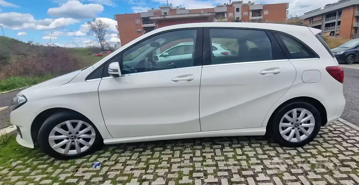 Usata Mercedes B160 Executive 90 CV (66 kW) 2017 Bianco Utilitaria