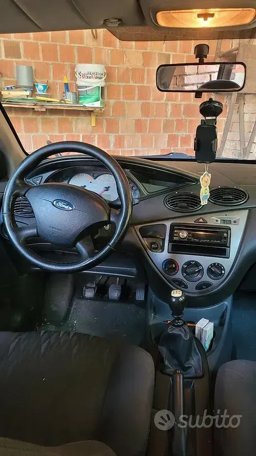 Usata Ford Focus 116 CV (85 kW) 2003 Grigio Station wagon