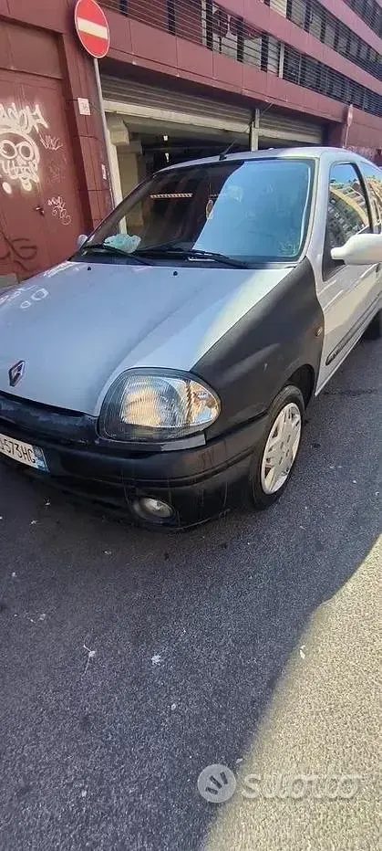 Usata Renault Clio 58 CV (42 kW) 2000 Grigio Berlina