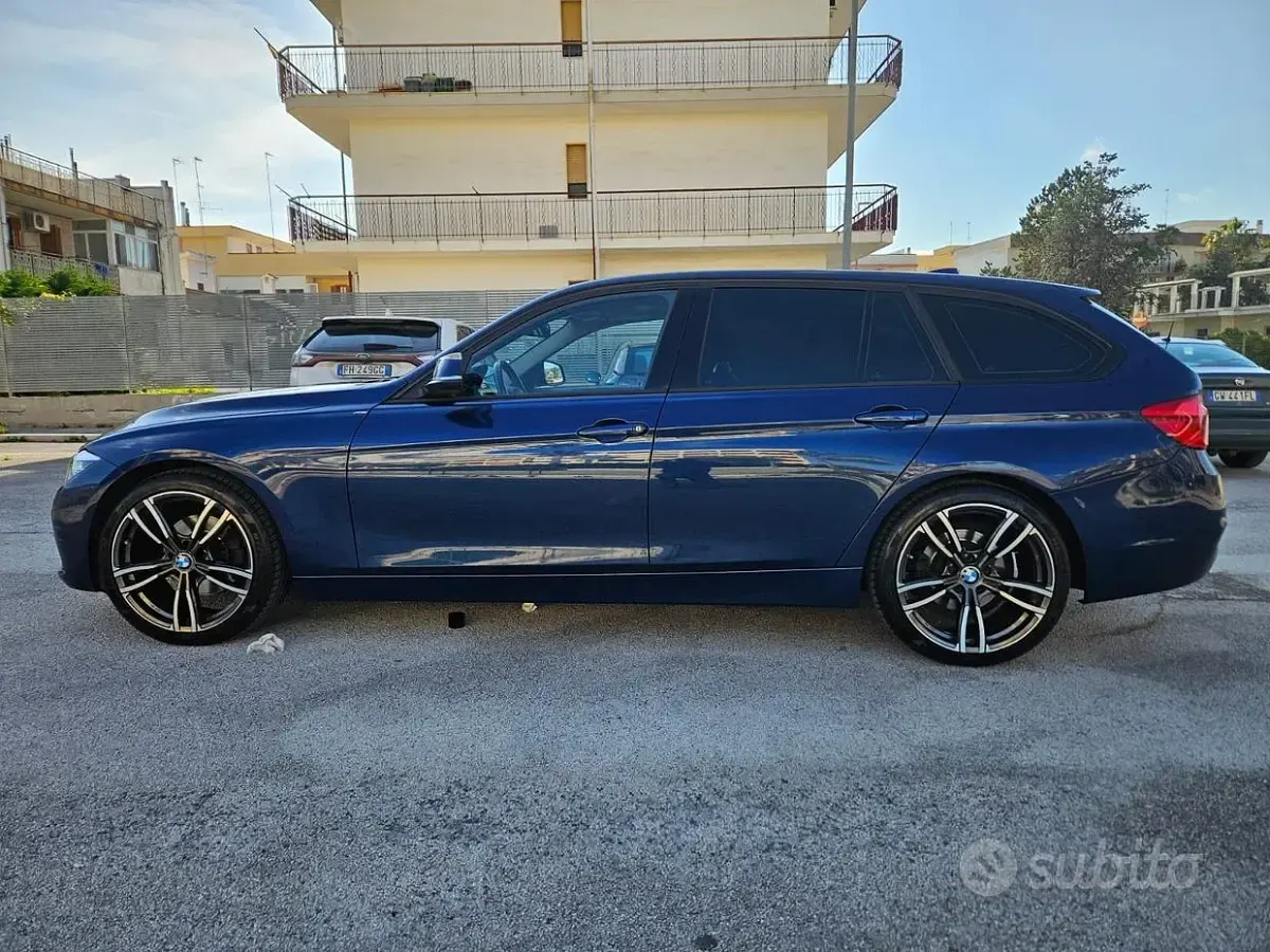 Usata BMW 320 Sport Line 190 CV (139 kW) 2017 Blu Station wagon