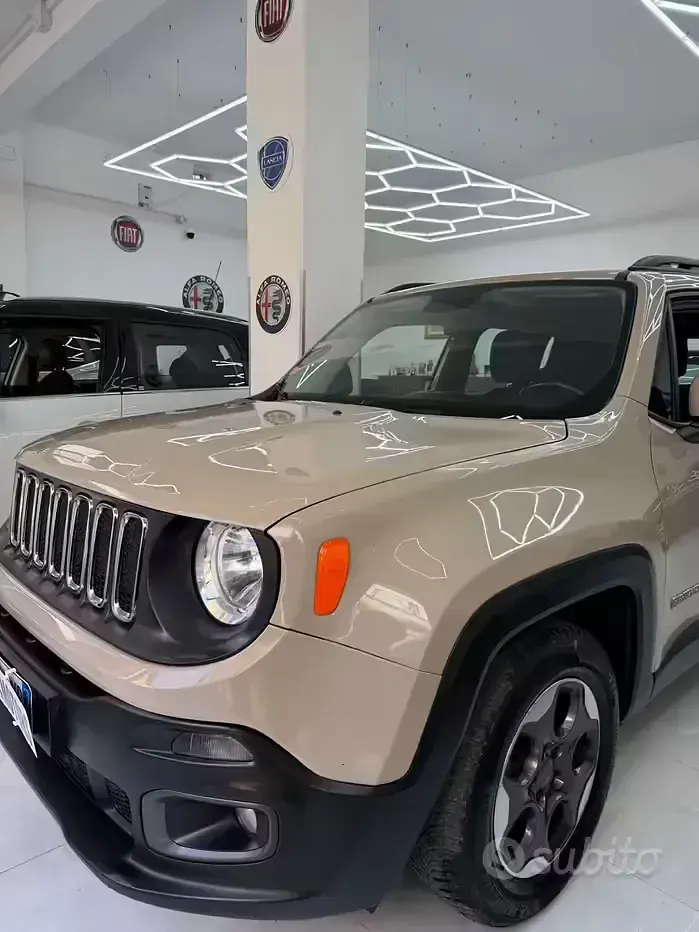 Usata Jeep Renegade Limited 120 CV (88 kW) 2015 Beige SUV