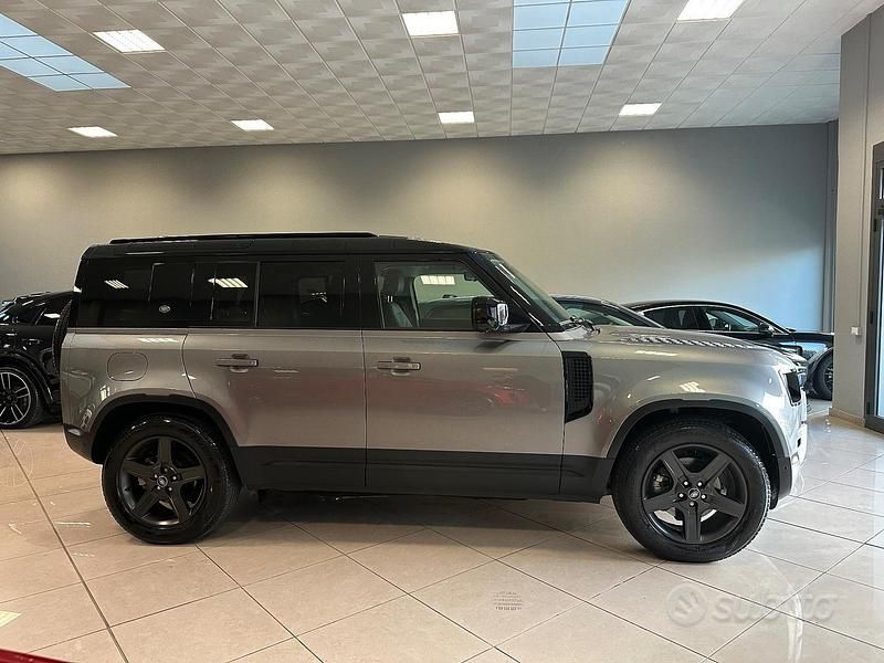 Usata Land Rover Defender SE 200 CV (147 kW) 2021 Grigio SUV