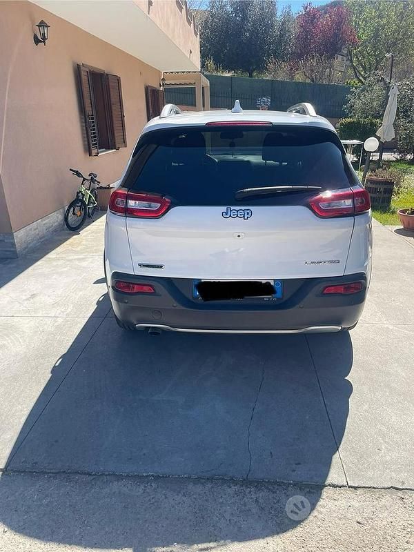 Usata Jeep Cherokee Limited 140 CV (102 kW) 2015 Bianco SUV