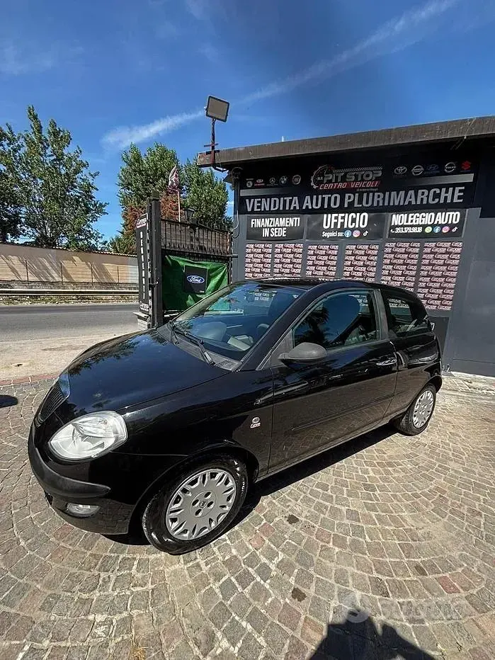 Usata Lancia Ypsilon 60 CV (44 kW) 2005 Nero Utilitaria
