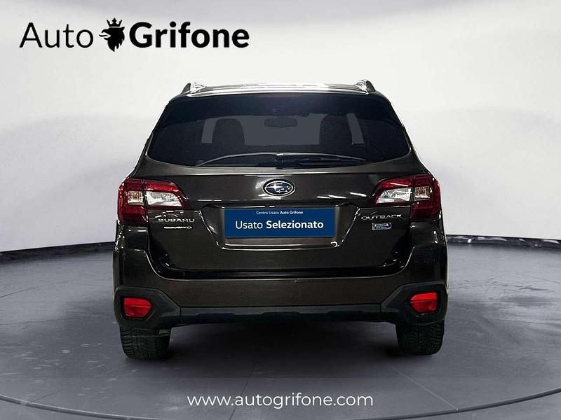 Usata Subaru Outback 150 CV (110 kW) 2017 Marrone Station wagon