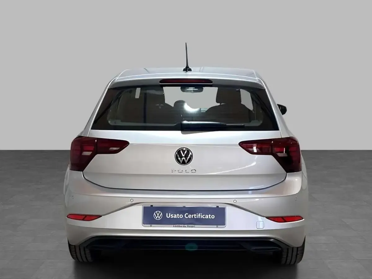 Usata VW Polo Life 95 CV (69 kW) 2024 Reflex silver metallizzato Utilitaria