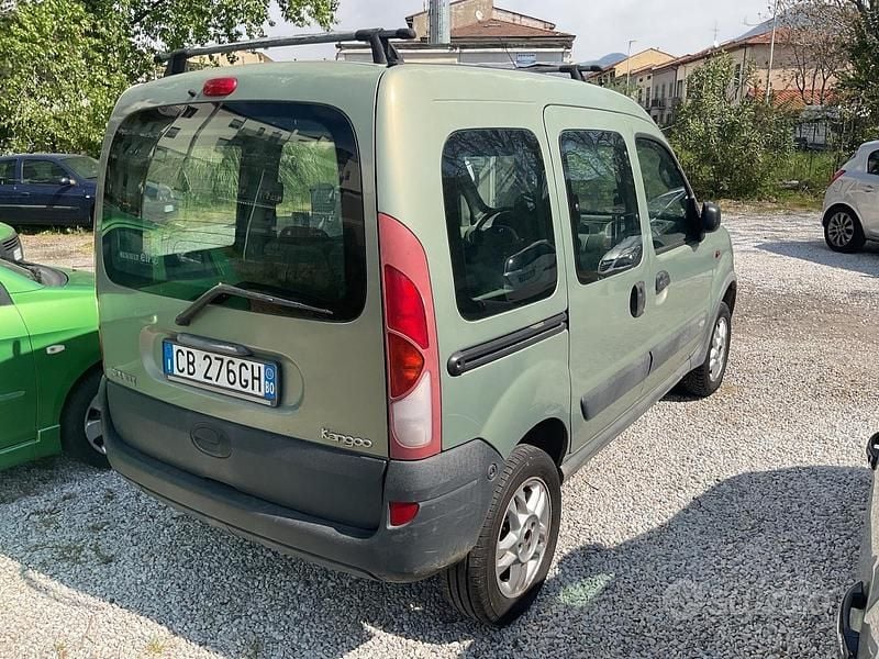 Usata Renault Kangoo 65 CV (47 kW) 2003 Verde Monovolume