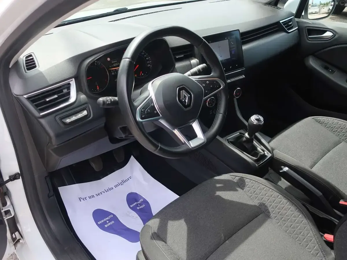 Usata Renault Clio V Business 91 CV (66 kW) 2022 Bianco pastello Berlina