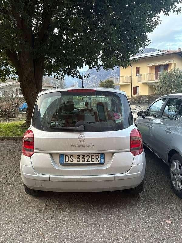 Usata Renault Modus Dynamique 75 CV (55 kW) 2007 Monovolume