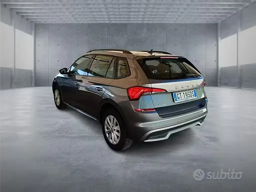 Usata Skoda Kamiq Ambition 110 CV (80 kW) 2024 Grigio SUV