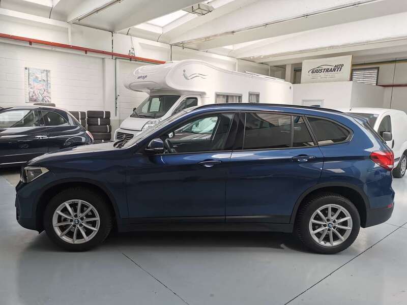 Usata BMW X1 Advantage 116 CV (85 kW) 2021 Phytonicblau metallic SUV