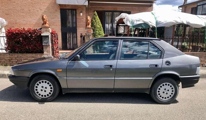 Usata Alfa Romeo 33 105 CV (77 kW) 1988 Grigio Berlina