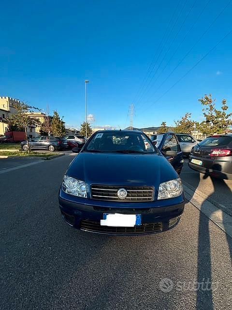 Usata Fiat Punto 69 CV (50 kW) 2003 Blu Utilitaria