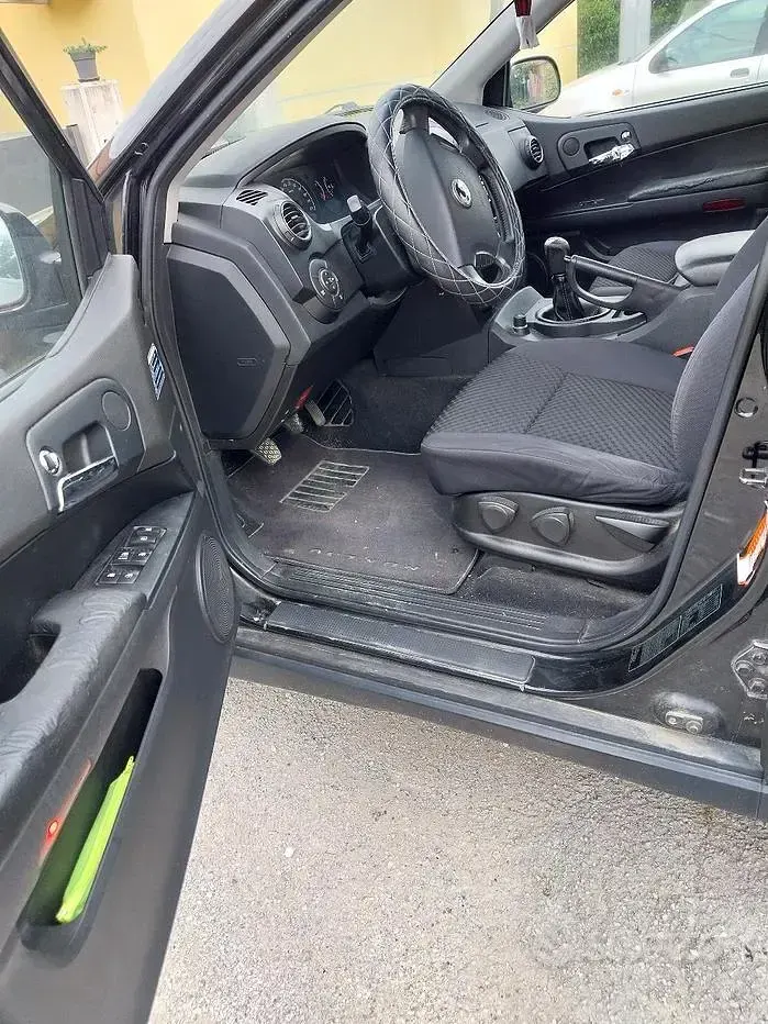 Usata SsangYong Actyon 141 CV (103 kW) 2009 Nero SUV