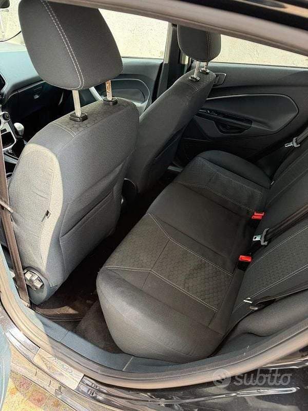 Usata Ford Fiesta Titanium 80 CV (58 kW) 2010 Nero Utilitaria