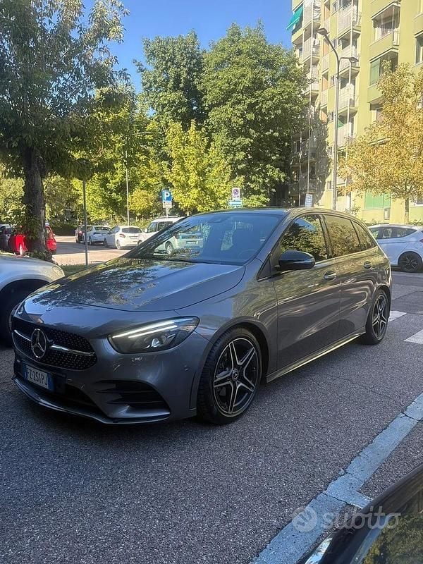 Usata Mercedes B200 AMG 163 CV (119 kW) 2019 Grigio Monovolume