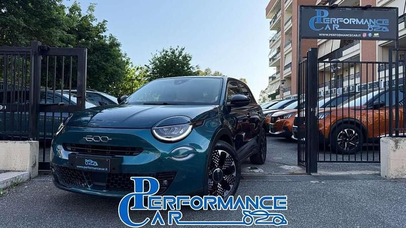 Usata Fiat 600 La Prima 110 CV (80 kW) 2025 Verde SUV