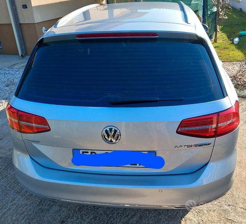 Usata VW Passat 190 CV (139 kW) 2015 Grigio Station wagon