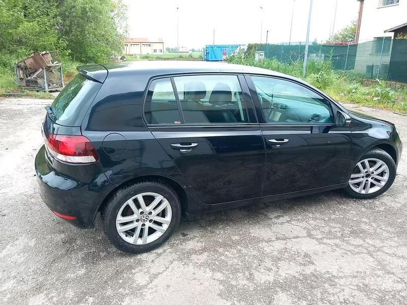 Usata VW Golf VI 140 CV (102 kW) 2010 Nero Utilitaria