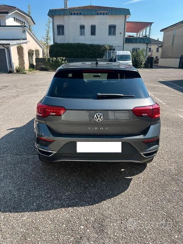 Usata VW T-Roc Style 116 CV (85 kW) 2019 Grigio SUV