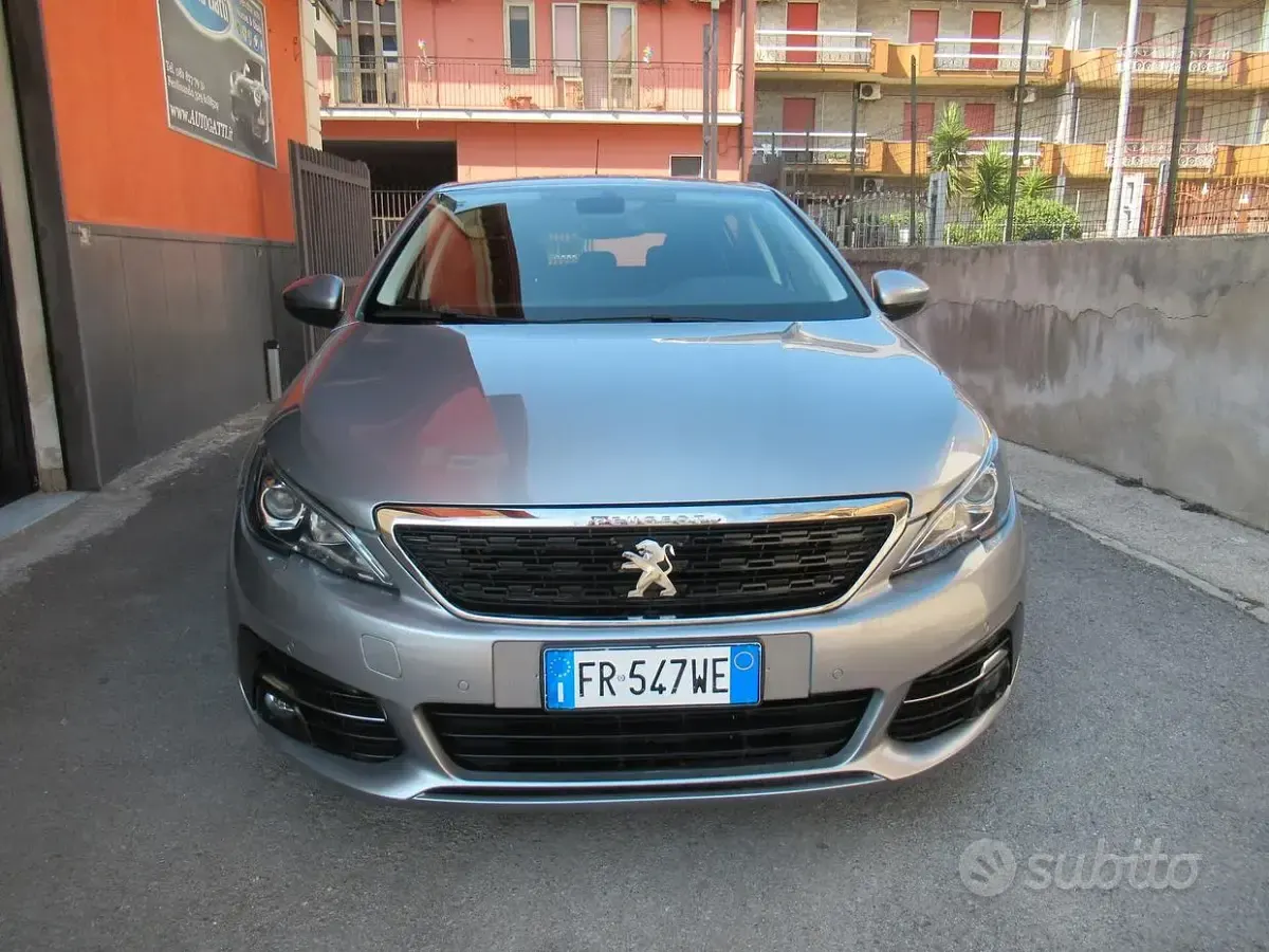 Usata Peugeot 308 Business-Line 131 CV (96 kW) 2018 Grigio Berlina