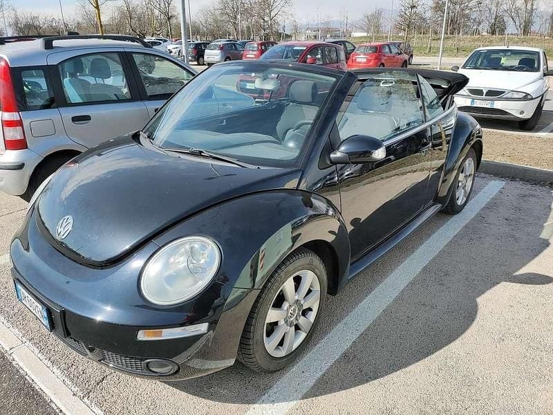Usata VW New Beetle 105 CV (77 kW) 2007 Utilitaria