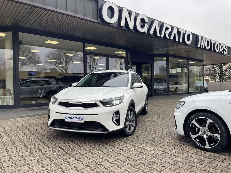 Bianco Usata 2024 Kia Stonic Style SUV | 14.800 € (Ottimo prezzo) - Immagine 1/4